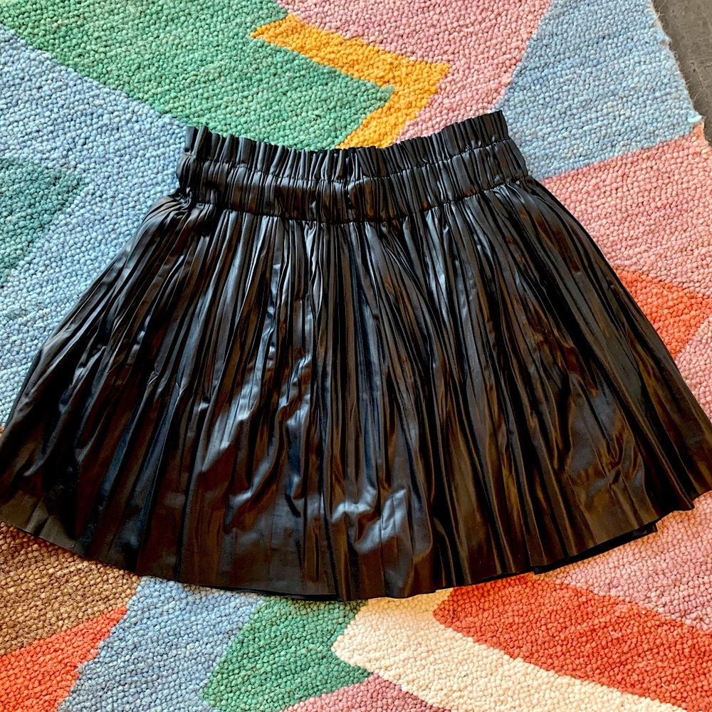 ZARA Black Faux Leather Pleated Skirt SIZE LARGE